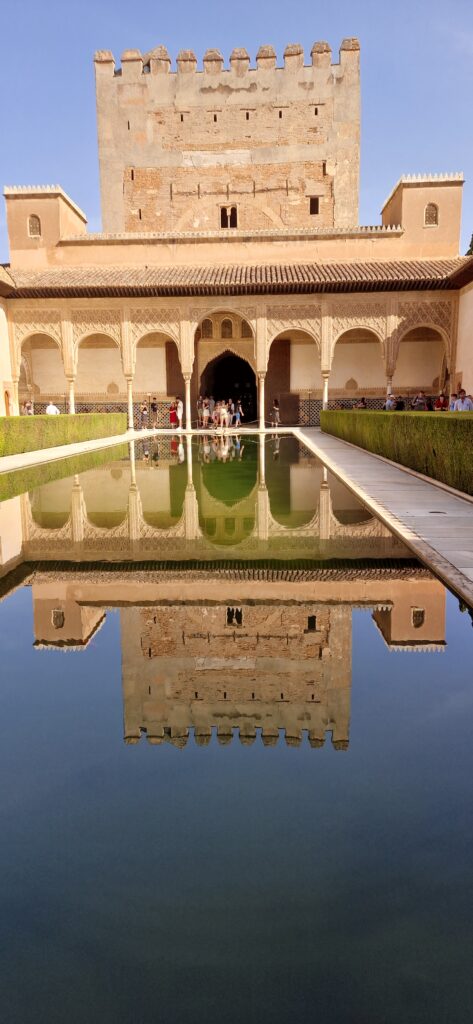 alhambra 4u hostel granada